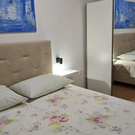 Gogi Apartment *